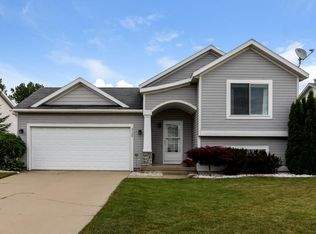 3125 Woodglen St NW, Grand Rapids, MI 49504