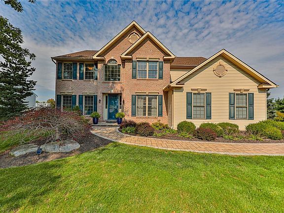 3rd image of 5862 Royal Fern Rd