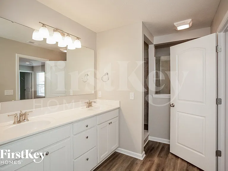 4618 W Otway Ln — Photo 8