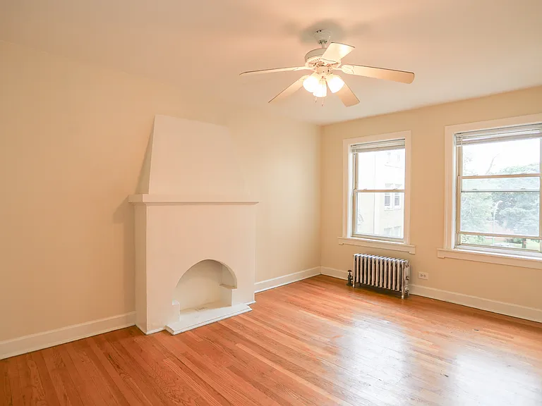 2242 W Farwell Ave #3A — Photo 2