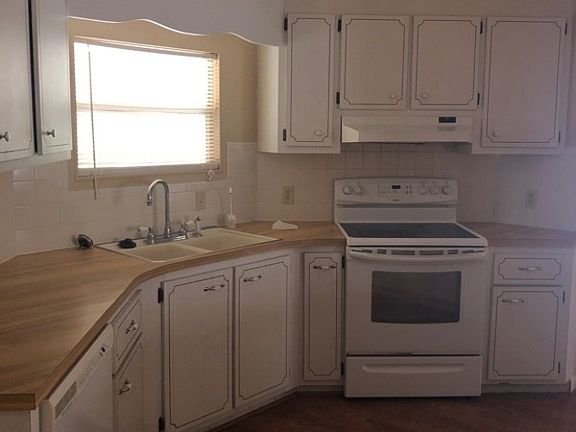 3rd image of 506 W Plantation Blvd