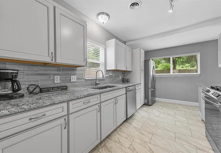 6209 Calmont Ave — Photo 6