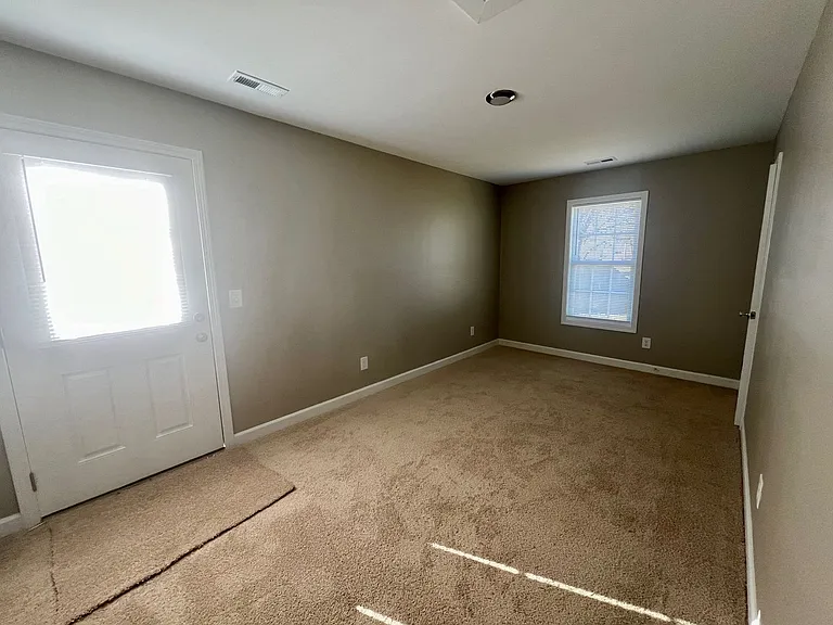 317/319 E. Gilbreath Street — Photo 12