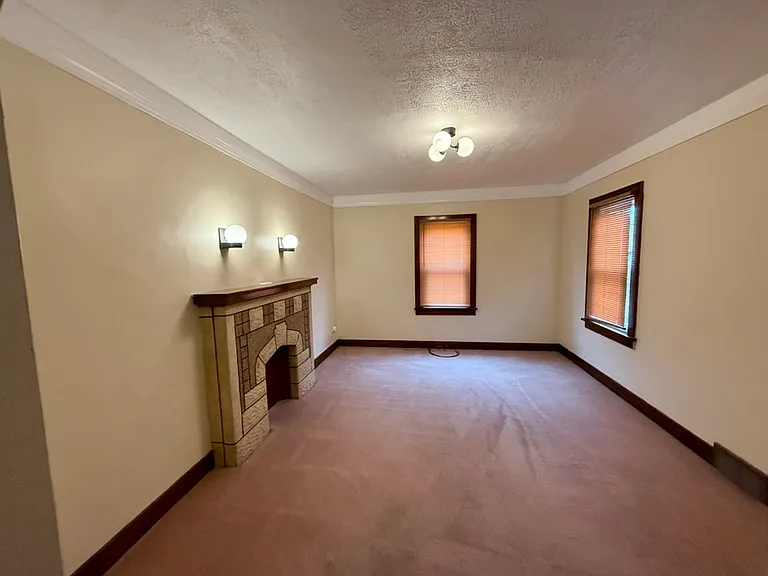22 Coraopolis Rd — Photo 3
