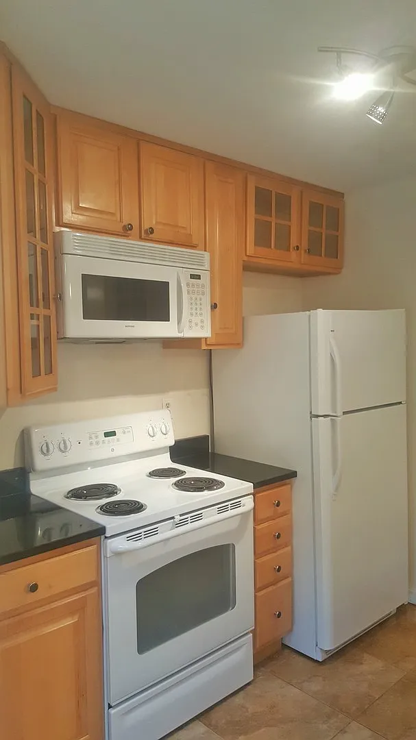 Beautiful 2 Bed 1.5 bath Condo For Rent in Arvada! — Photo 1