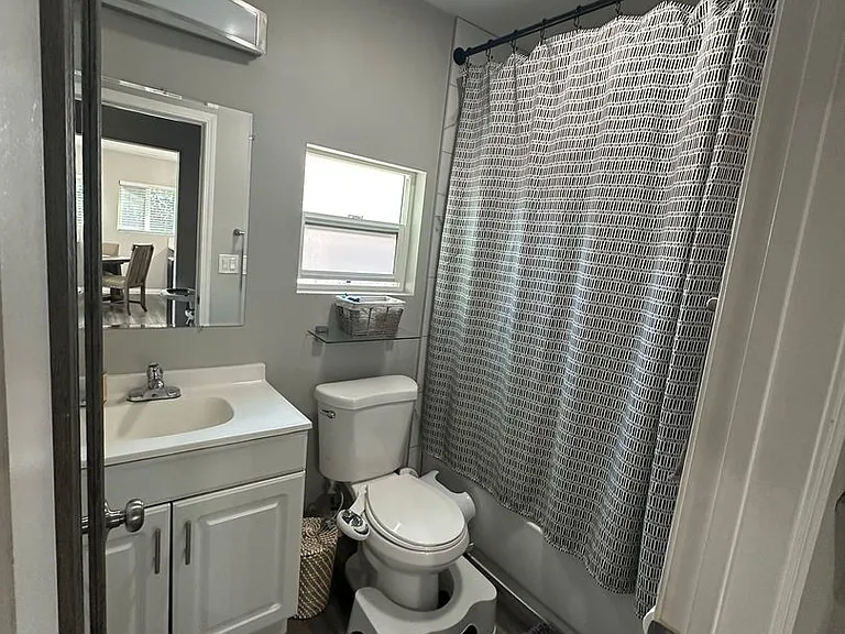 129 Norton Ave — Photo 30