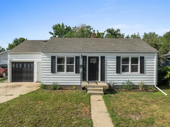 1204 7th Ave NW, Minot, ND 58703