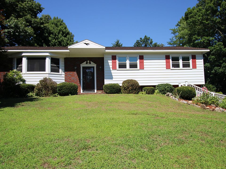1st image of 16 Robin Ln
