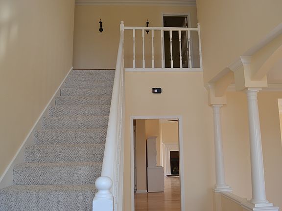 2nd image of 454 McLillie Ln