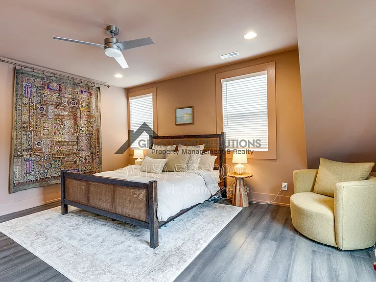 704 W End Cir — Photo 25