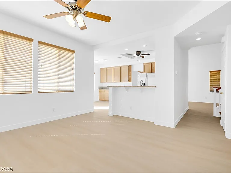 1444 Country Hollow Dr — Photo 10
