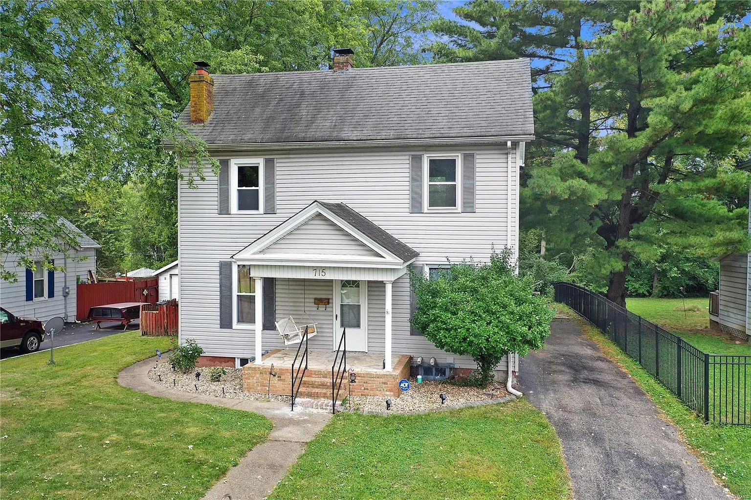 715 N Keebler Ave photo 1
