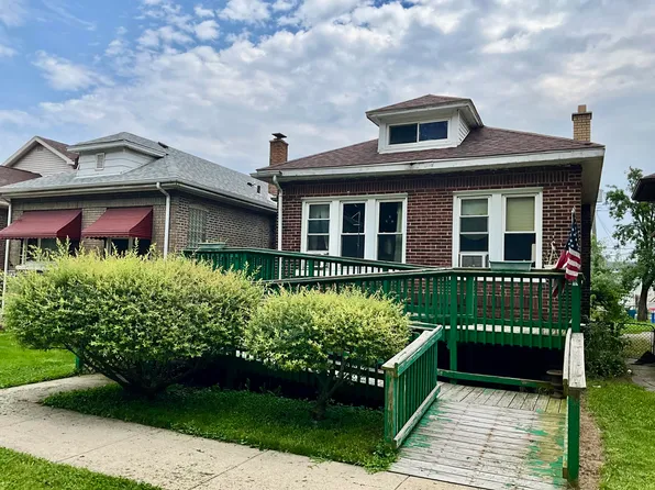 2739 New York Ave, Whiting, IN 46394