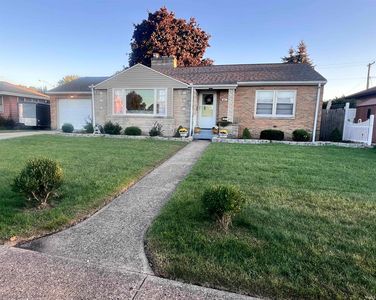 617 W 10th St, Mishawaka, IN, 46544