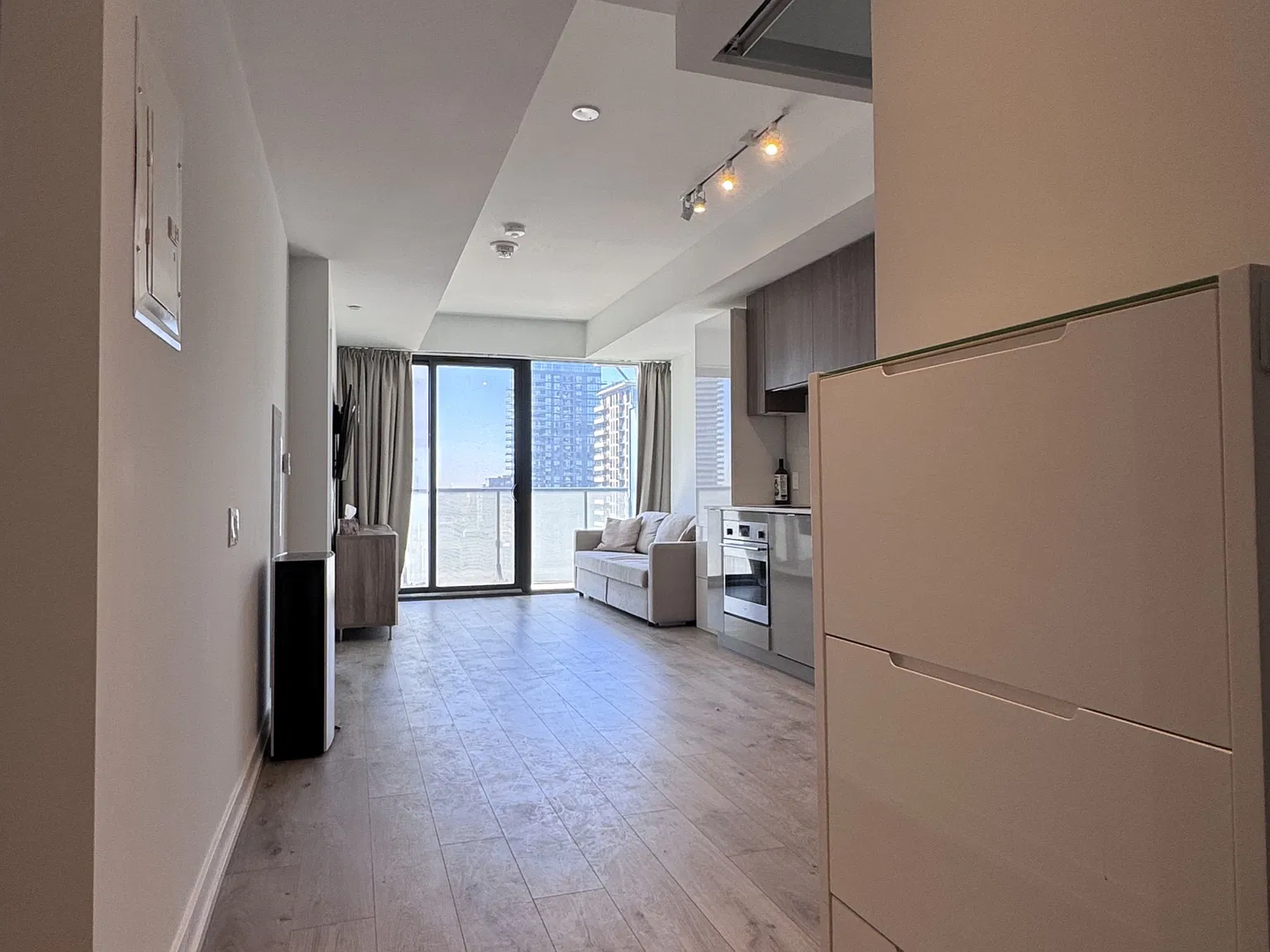 2 bed, $2,550 — Photo 4