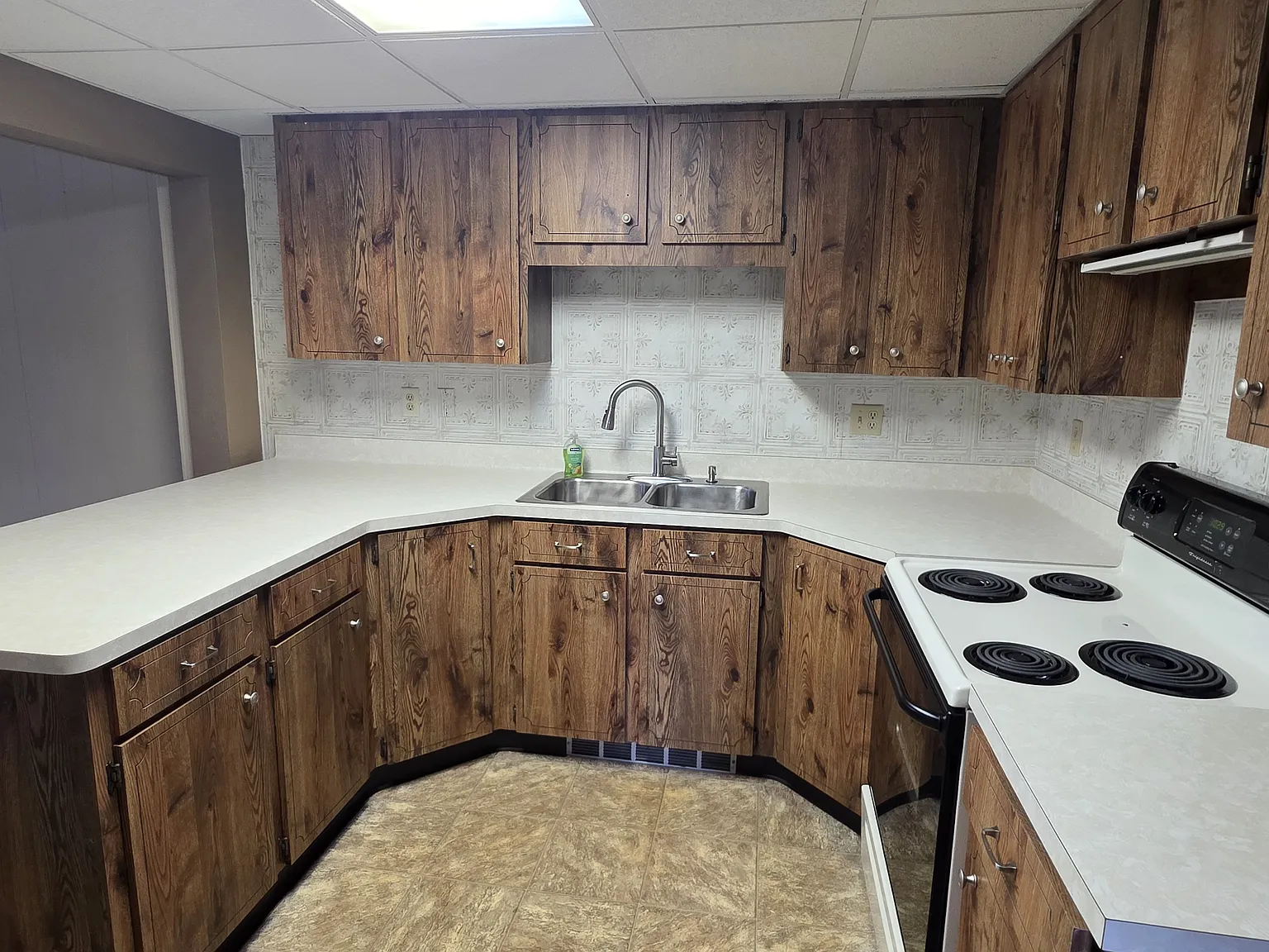 4 bed, 1350 sqft, $1,500 — Photo 2