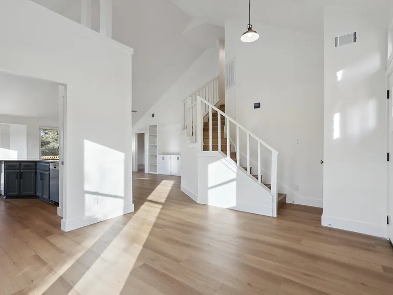 4 Concord Cir — Photo 3