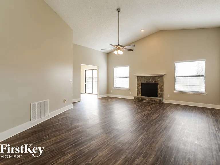 8717 Irongate Dr — Photo 4