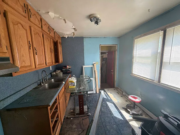 2217 W Wiswall St — Photo 23
