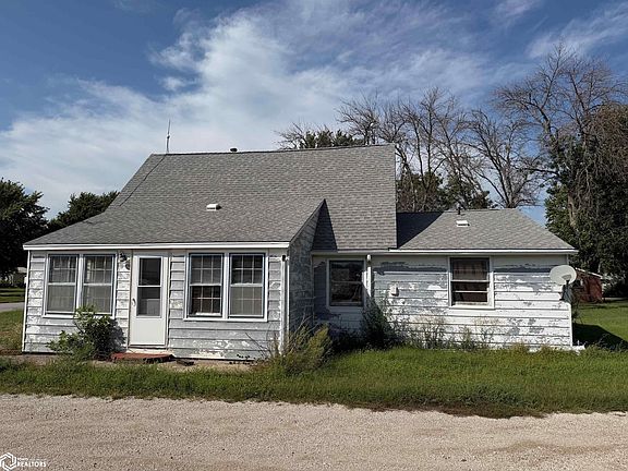 3rd image of 102 NW 7th St