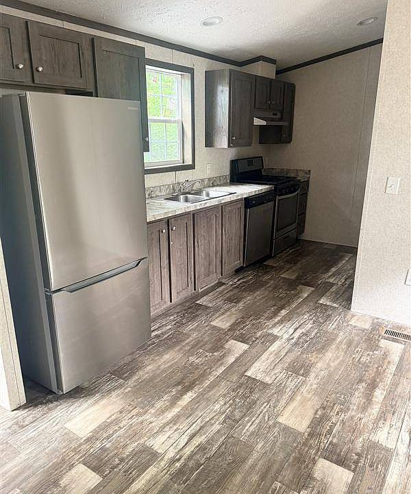 1st image of 1625 B St #23