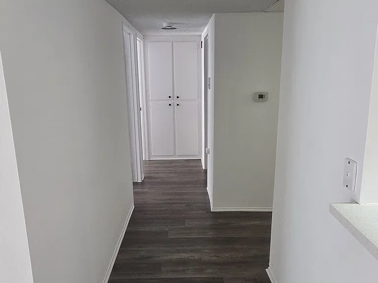 5531 Corteen Pl — Photo 6