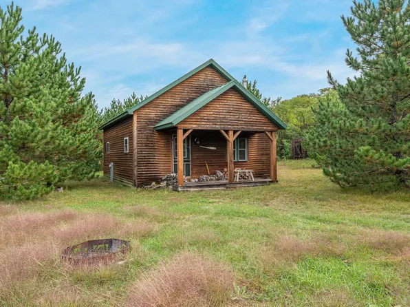1055 8th Ave, Hancock, WI 54943
