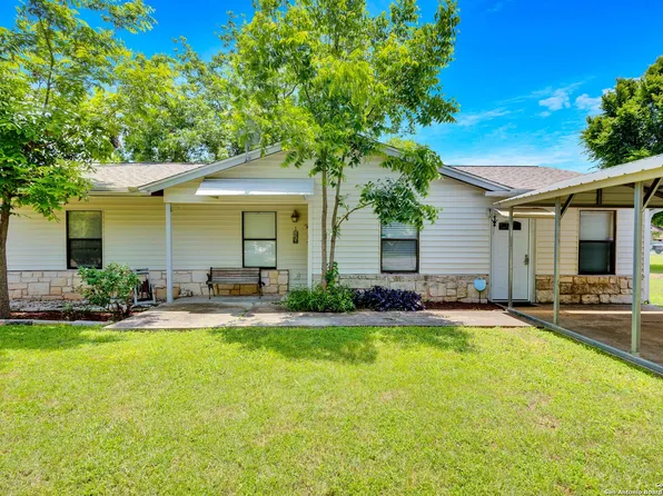705 N Laurel Street, Bastrop, TX 78602