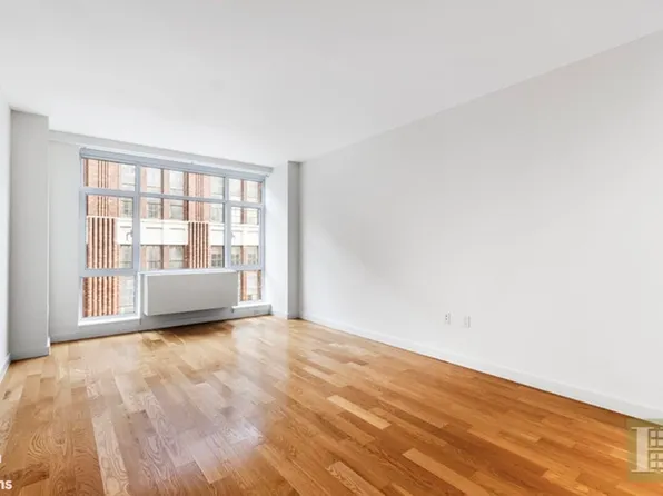 189 Schermerhn Street image 1 of 10
