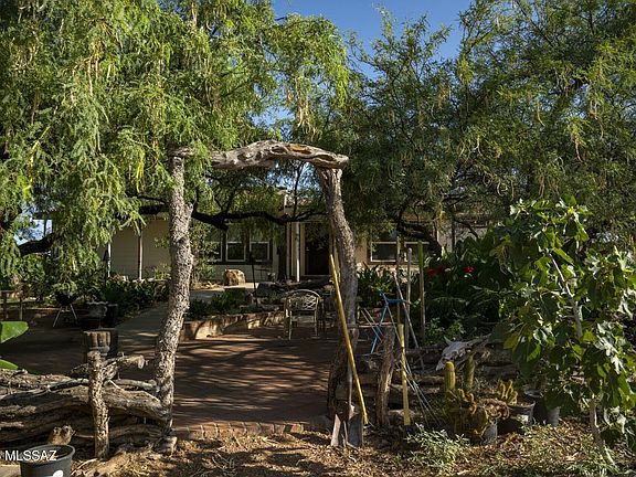 4th image of 276 N Desert Sunset Rd