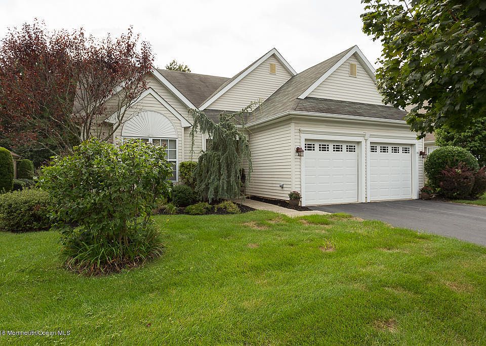 1st image of 67 Rosewood Dr