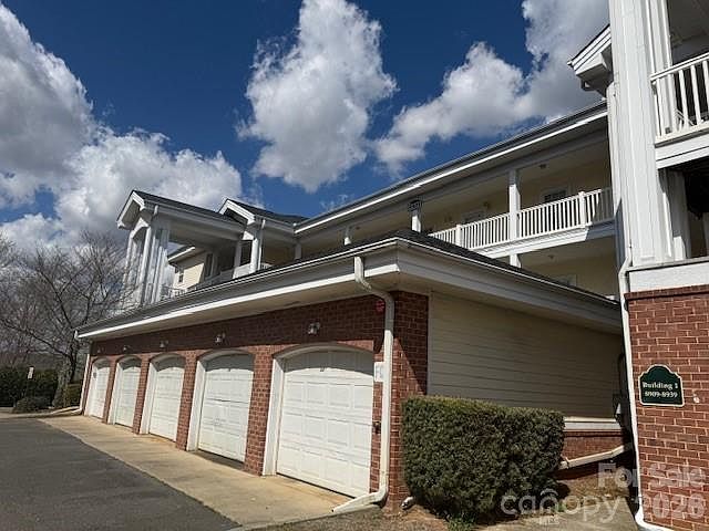 1st image of 8913 Meadow Vista Rd