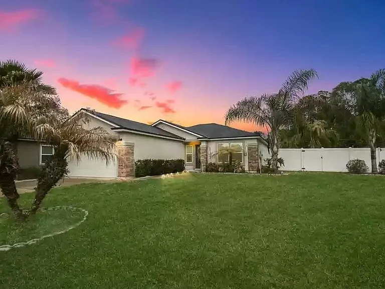 225 Timberwood Dr — Photo 1