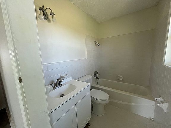 5th image of 324 Tribbett Rd