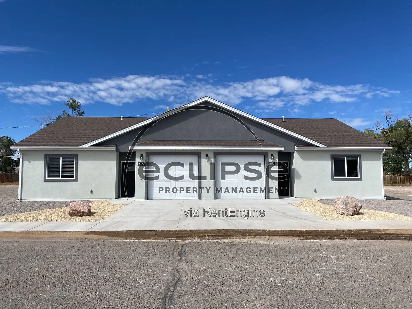 3 bed, 1.0 bath, 1205 sqft, $1,650 — Photo 1