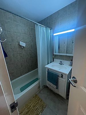 5th image of 312 23rd St #202