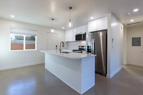1423 N Venice Ave Photo 1