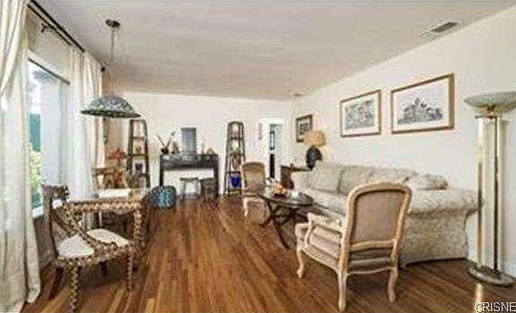 3rd image of 11942 Martha St