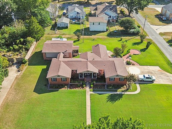 3rd image of 1300 E 7th St