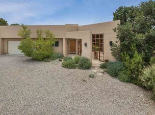 3116 Vista Sandia, Santa Fe, NM 87506