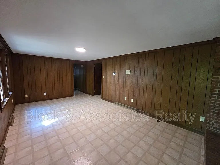 1194 Ingram Dr — Photo 12