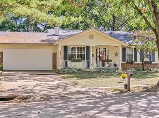 1118 Windyoak Dr, Ballwin, MO 63021