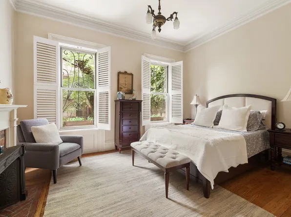 152 East 82nd Street image 7 of 14