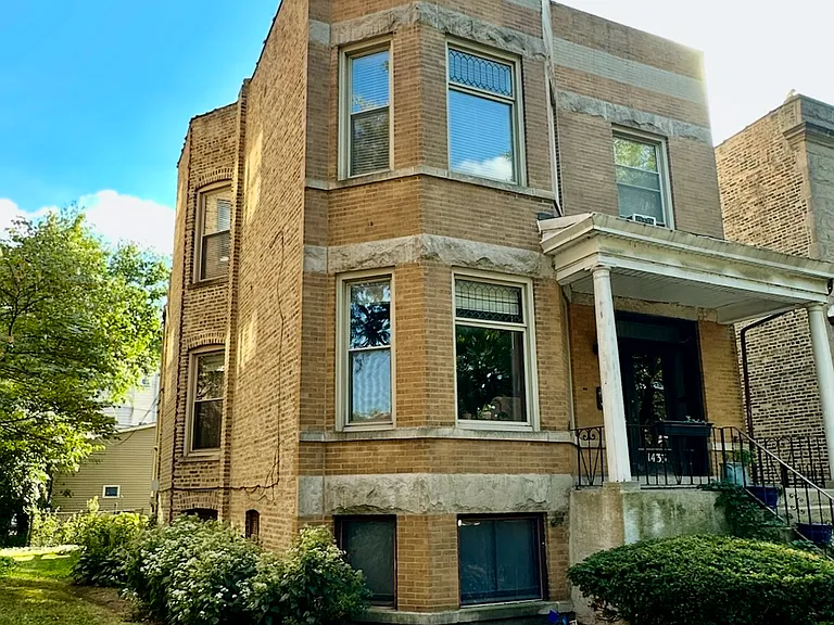 1433 W Foster Ave — Photo 24