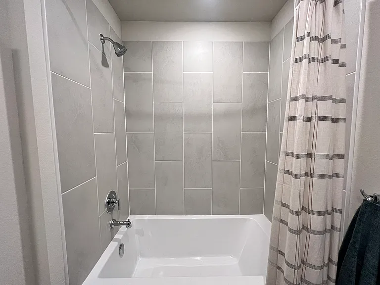 Gaston Dr — Photo 23