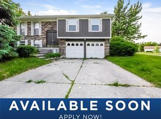 8214 Castle Farms Rd, Indianapolis, IN