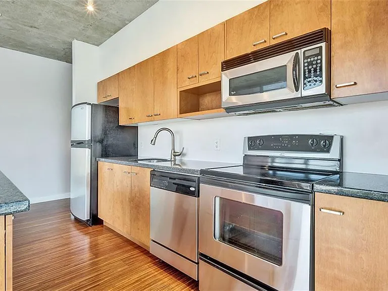 179 George St #706 — Photo 31