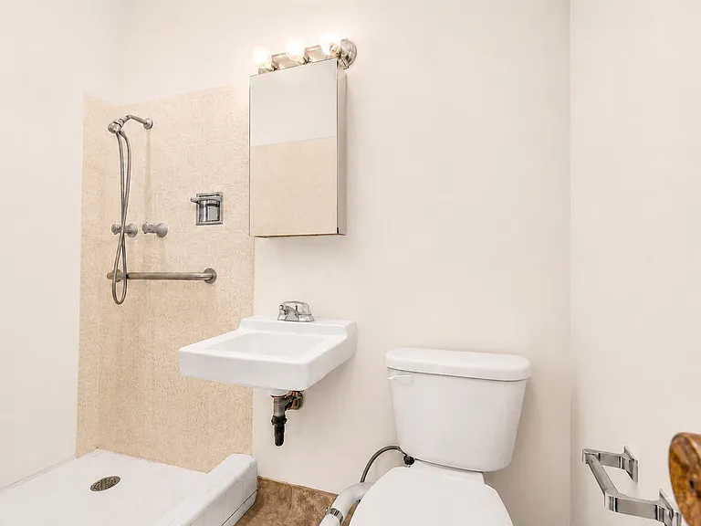 787 E Redmaple Cir — Photo 17