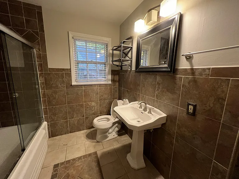 1184 Lamont Dr #1 — Photo 7