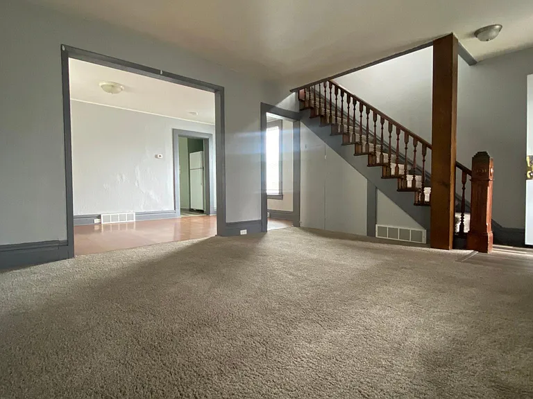 1124 Jefferson St — Photo 8